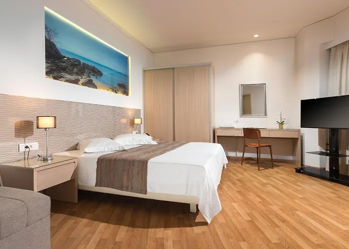 Hotel Alexandra Hotel&apartments 4*