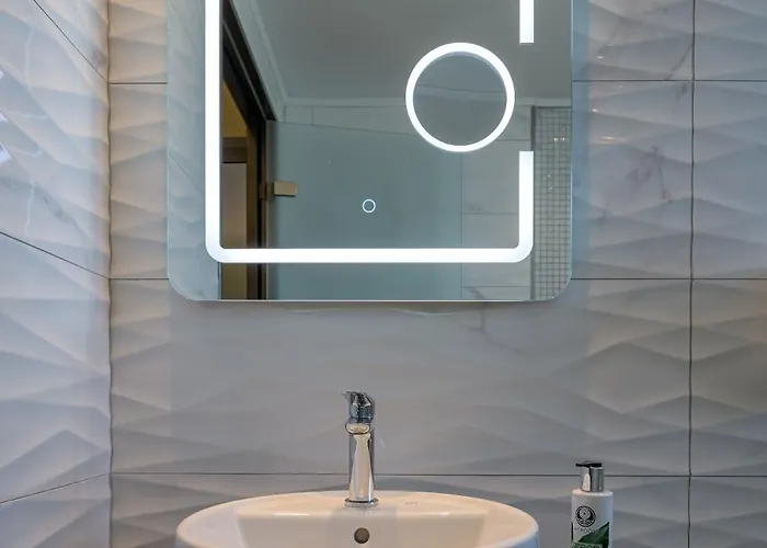 Alexandra Hotel&apartments 4*