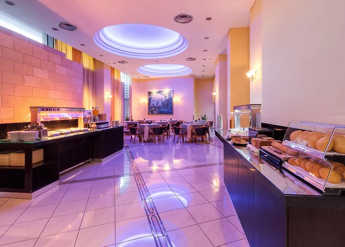 Alexandra Hotel&apartments Hotel 4*