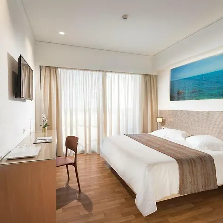 Alexandra Hotel&apartments 호텔