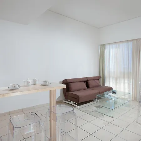 Alexandra Hotel&apartments Ξενοδοχείο 4*