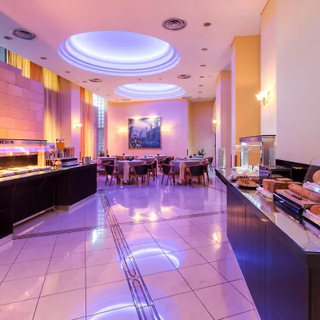 Alexandra Hotel&apartments ホテル 4*