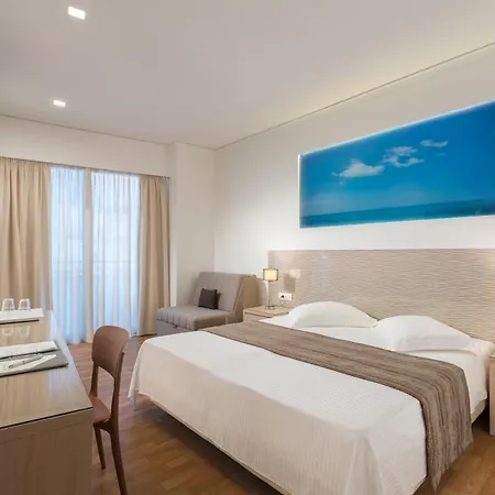 Alexandra Hotel&apartments Ξενοδοχείο 4*