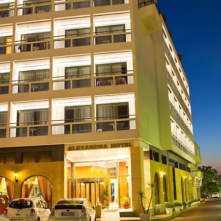 Alexandra Hotel&apartments ホテル