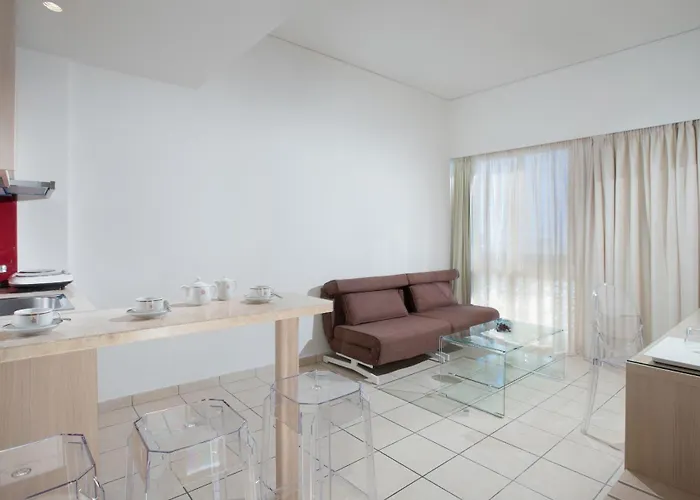 Alexandra Hotel&apartments Otel 4*