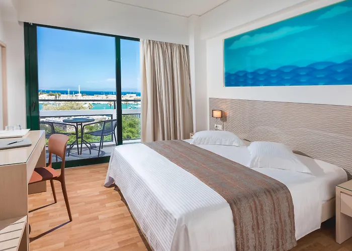 Alexandra Hotel&apartments Otel 4*