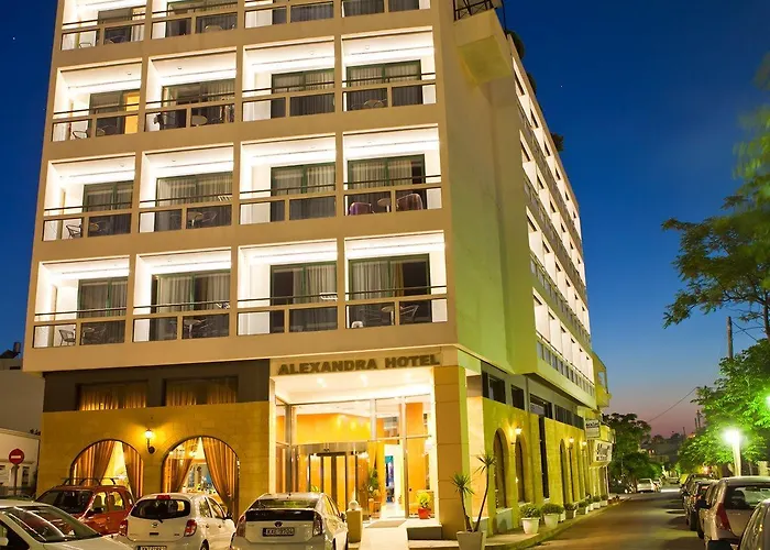 Alexandra Hotel&apartments Otel