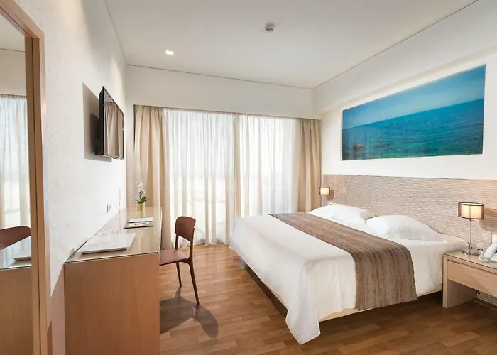 Alexandra Hotel&apartments Hotel